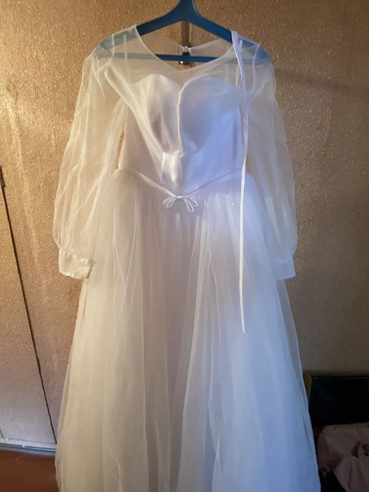 Весільна сукня