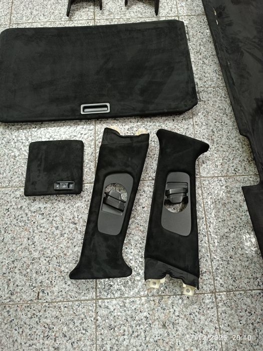 Tecto em Alcântara BMW E46 Touring com pilares
Em excelente estado.
P