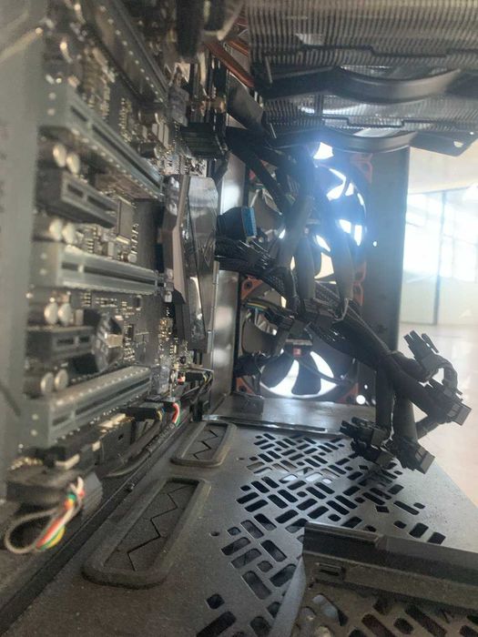 Workstation / PC High-End – Componentes Premium (Threadripper Ready)