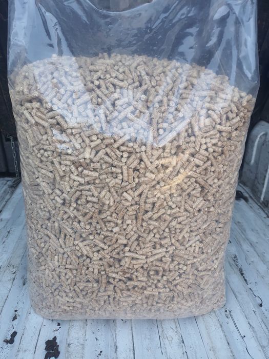 Pellet drzewny.