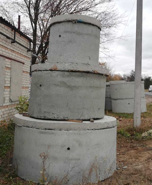 Бетонні кільця та бетонна кришка