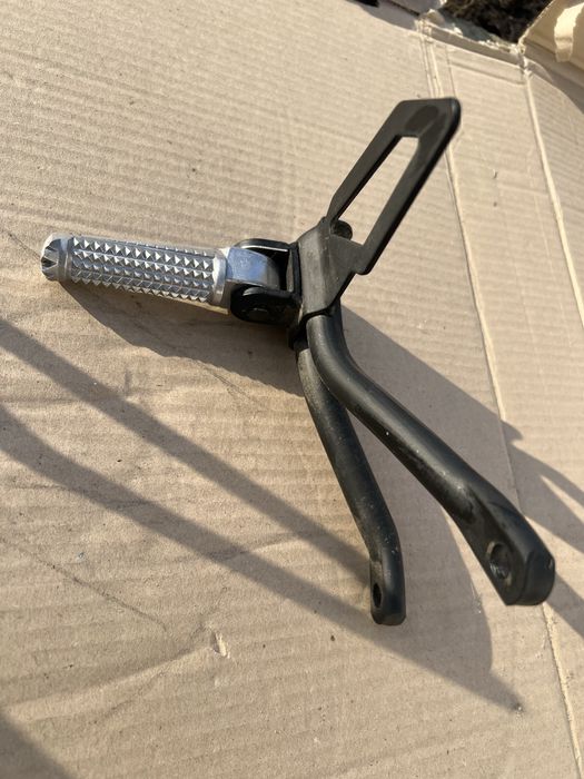 Задні ніжки пасажира Lifan SR220