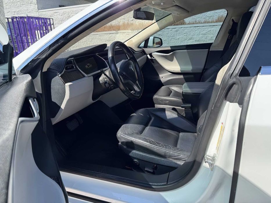 Tesla Model S 85      2013