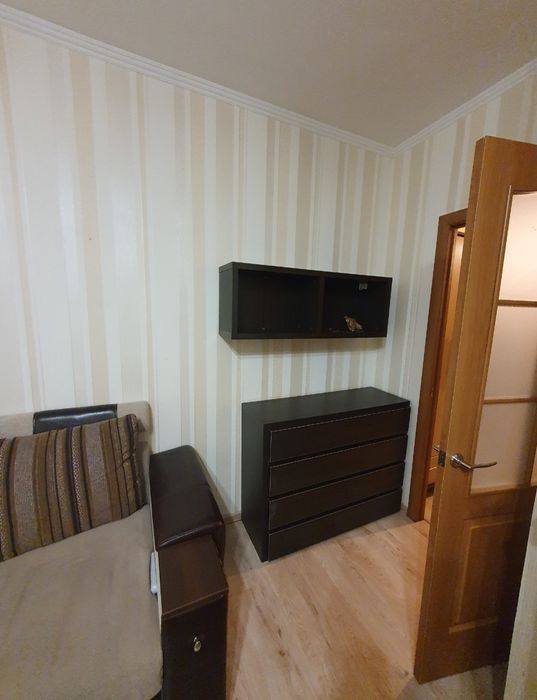 Продам 1-к.квартиру, Роганская 132, с техникой и мебельюй