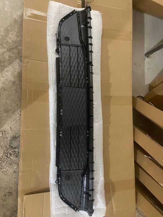 FORD MUSTANG Mach-E решетка бампера жалюзи 2021-2024 LK9Z-8475-B