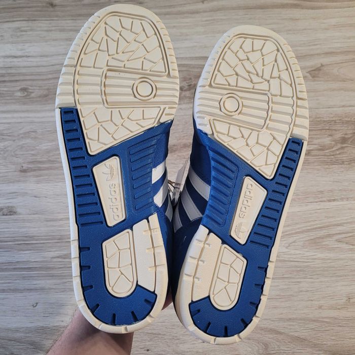 adidas Rivalry Low кросівки 26 см EUR 40 US 7 UK 6.5 IH5225 сині білі