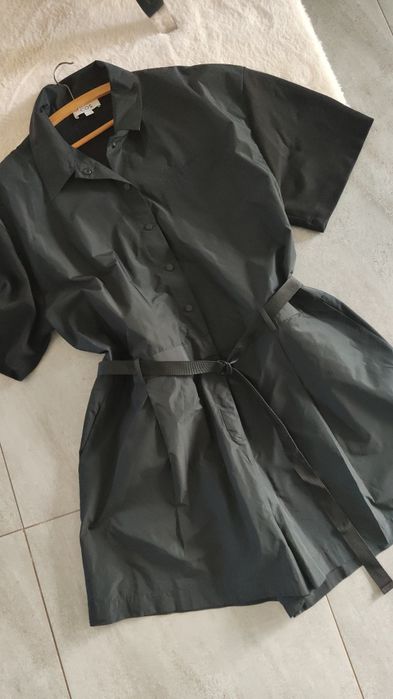 Piękny czarny kombinezon COS nowy