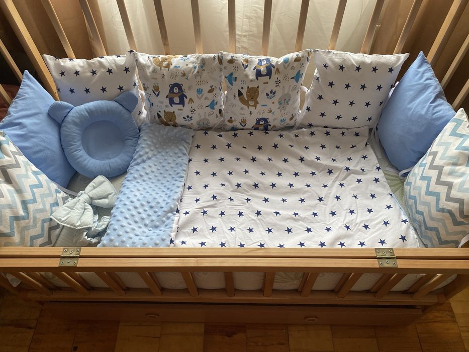 Дитяче ліжечко, бортики захистс, одіяльце, постіль