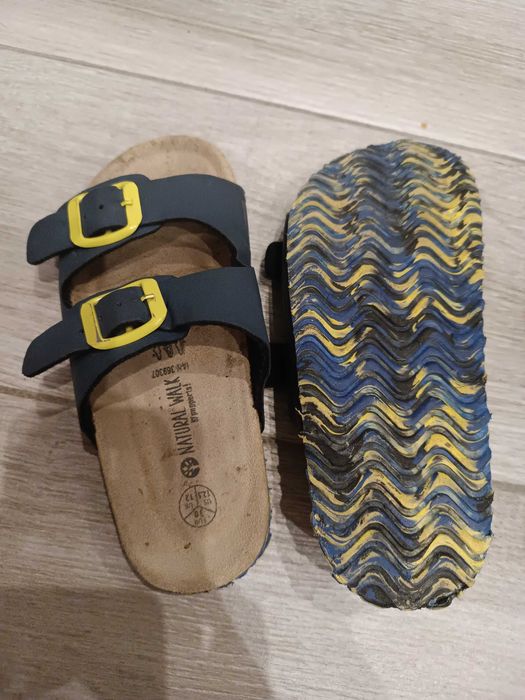 Klapki chłopięce r.30