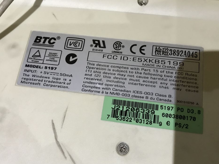Vendo 2 Teclados Antigos c/ Ligação PS/2