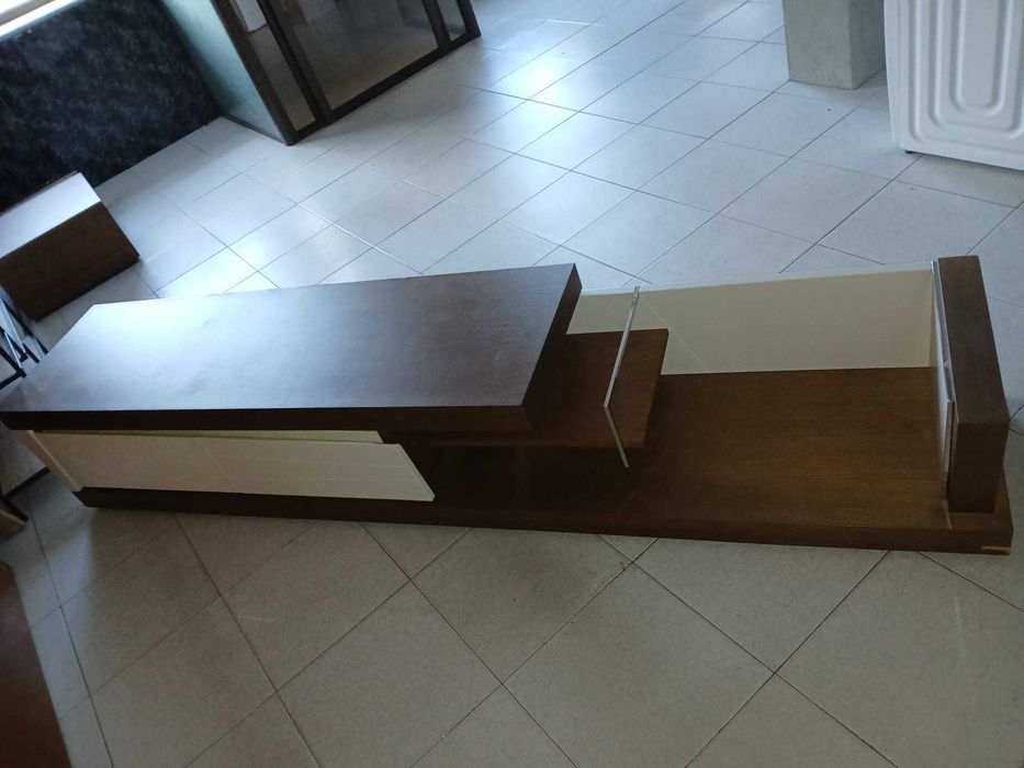 Base TV + mesa de centro + prateleira suspensa