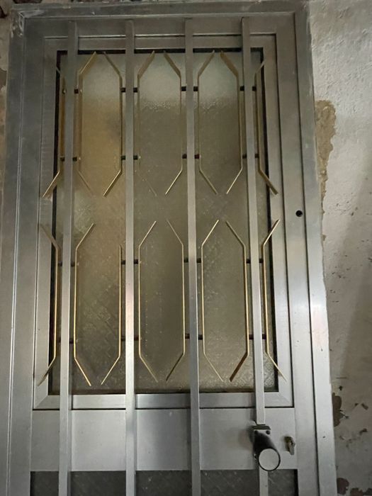 Porta alumínio com janela