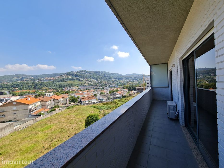 T1 c/ ar-condicionado, mobilado, próx. Universidade