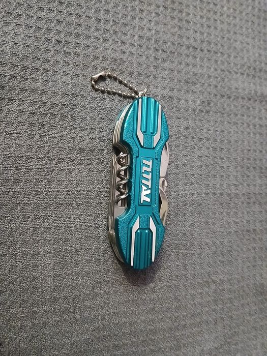 Продам Мультитул Total