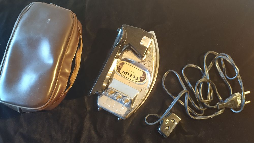 Ferro de Engomar de Viagem Vintage FUEGO 23 (Anos 50/60) – Com Estojo