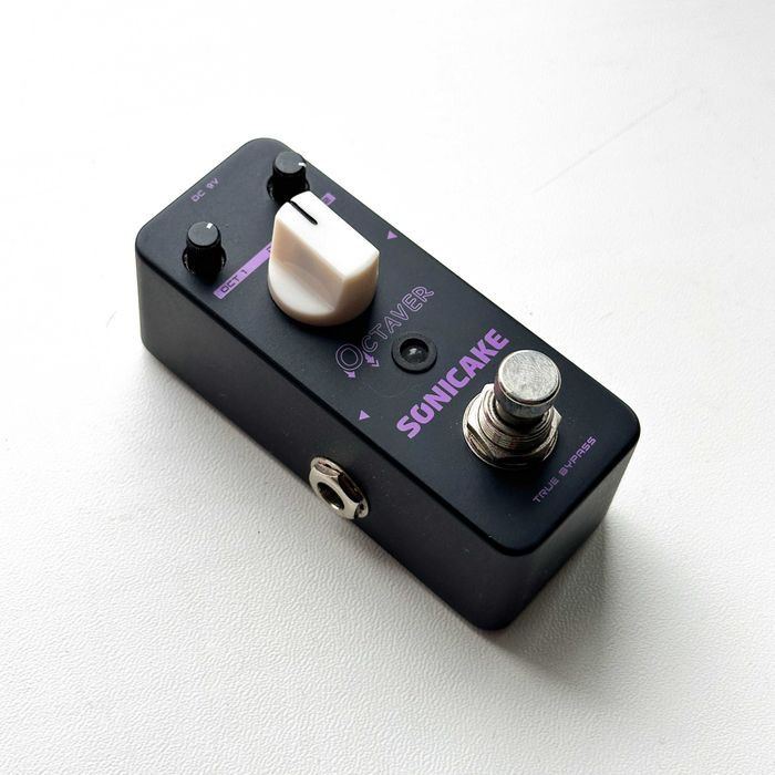 MXR Dyna comp, MXR Phase 100, Mooer A7 Ambiance, Morley Wah, Sonicake Octaver