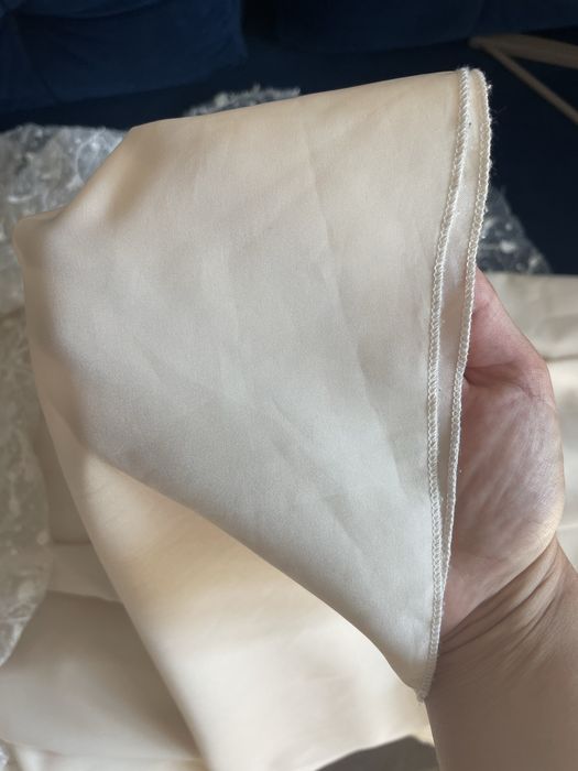 Suknia ślubna z koronki