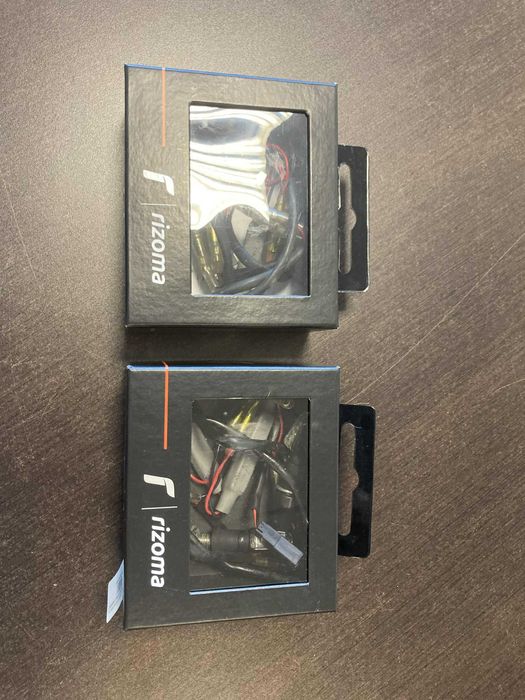 Piscas Led Rizoma FR120B