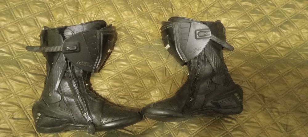 Мотоботи . 4300гр