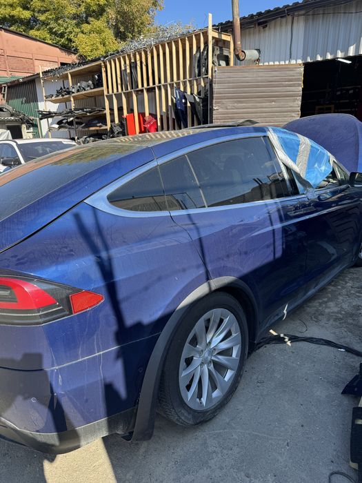 Двері передні праві, задні праві Tesla Model X, розборка тесла X 3 Y