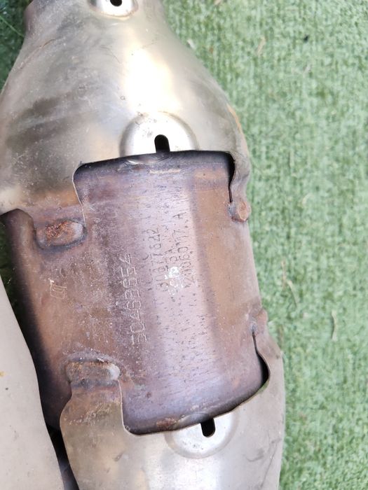 Katalizator Volvo 3.2 Benzyna S80 XC90 XC70 3110099100 SWEDEN