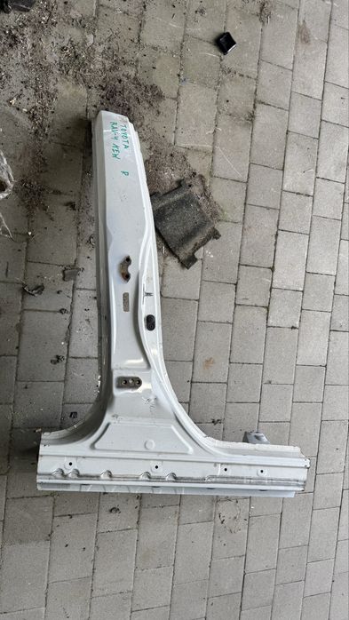 Toyota RAV-4 v50 центральна стойка права, четверть, поріг правий