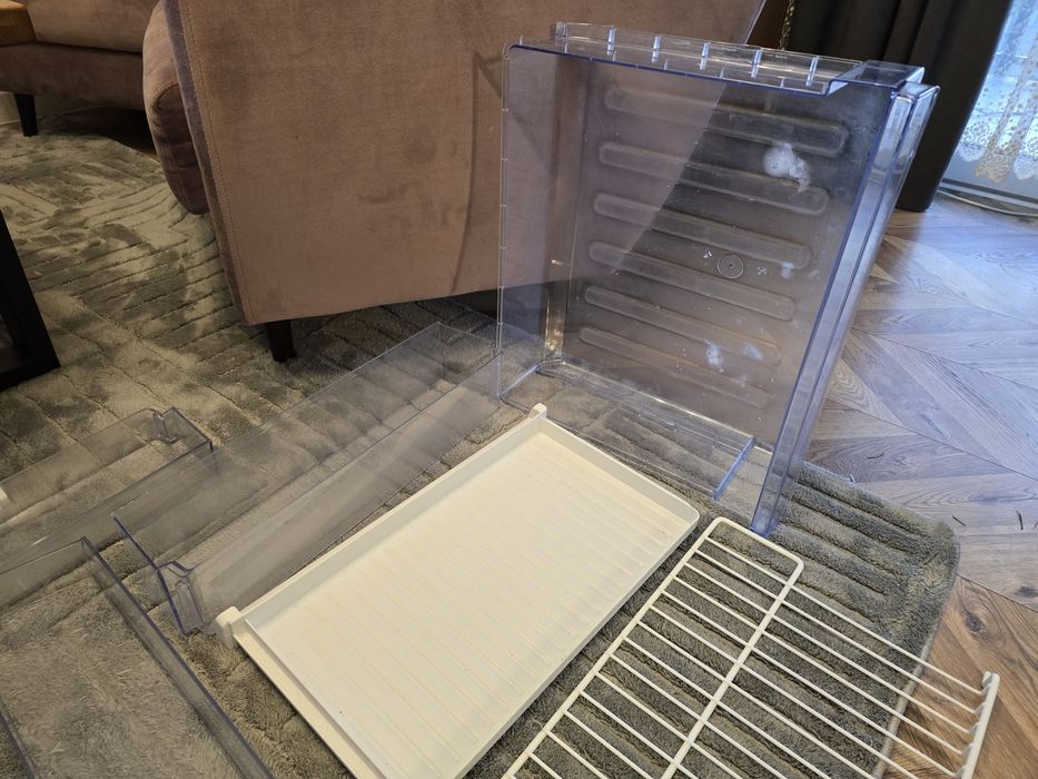 Szuflady i półki do lodówki Beko CNK321EC0A