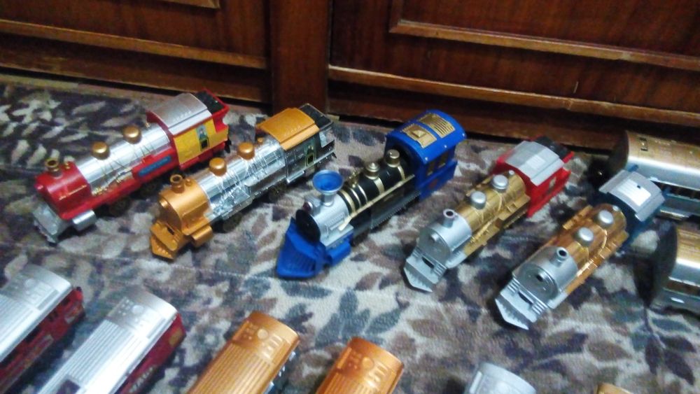 Іграшковий залізничний набір