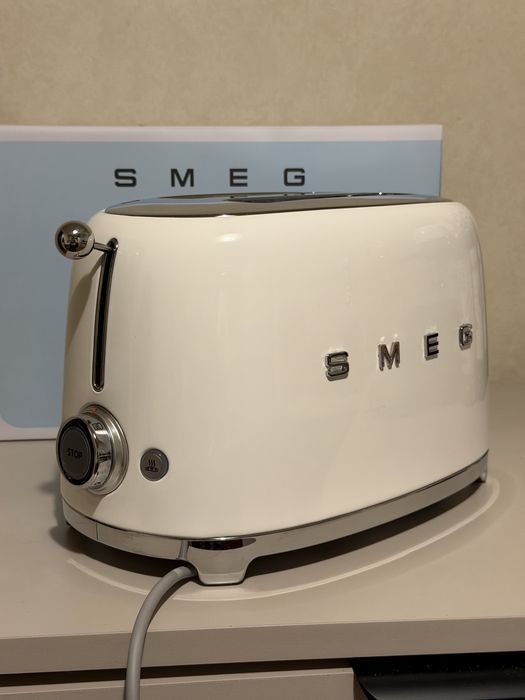 Тостер Smeg TSF01WHEU