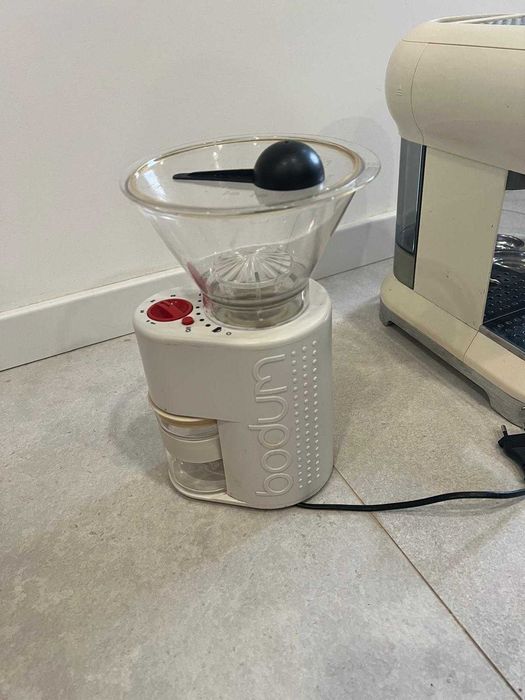 Máquina de Café Manual SMEG Anni 50 + Moinho de café Bodum