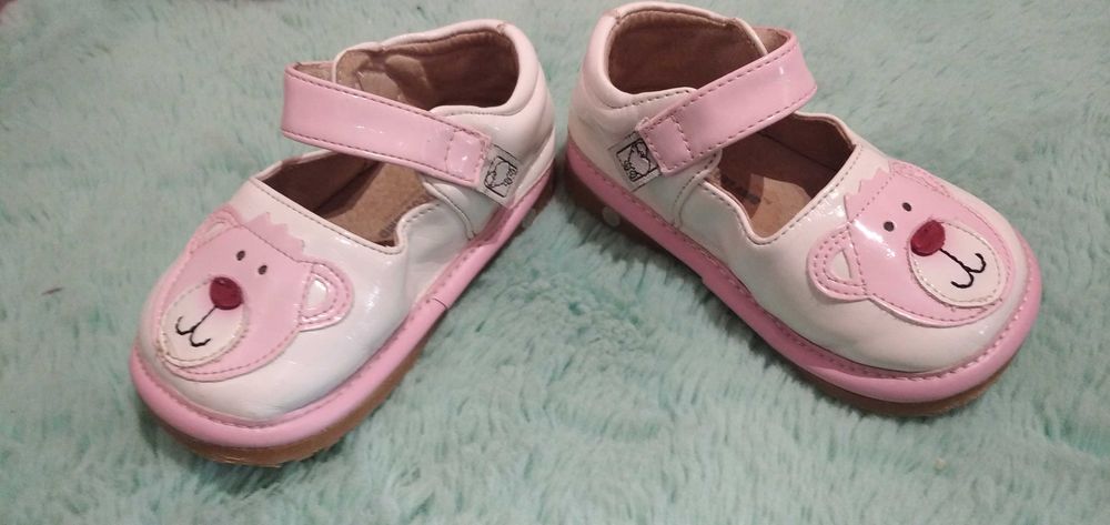 Piszczące buty z misiem rozmiar 23