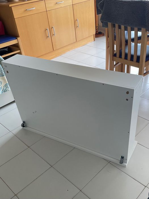 Duas camas Individuais uma pessoa 90x200
IKEA com caixas de arrumações