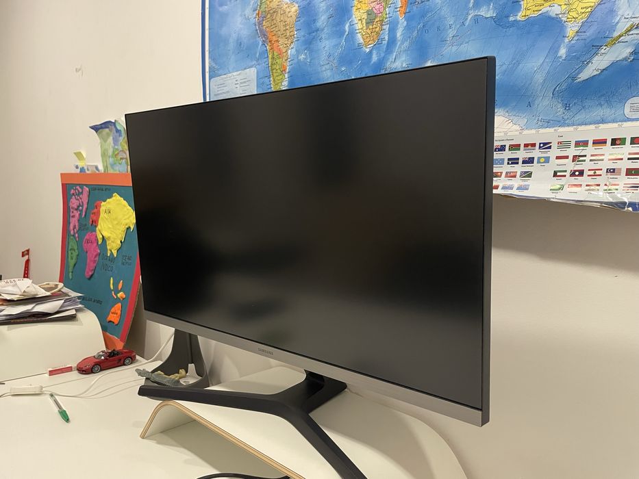 Monitor Samsung 28" 4K UHD IPS (U28R550UQP)