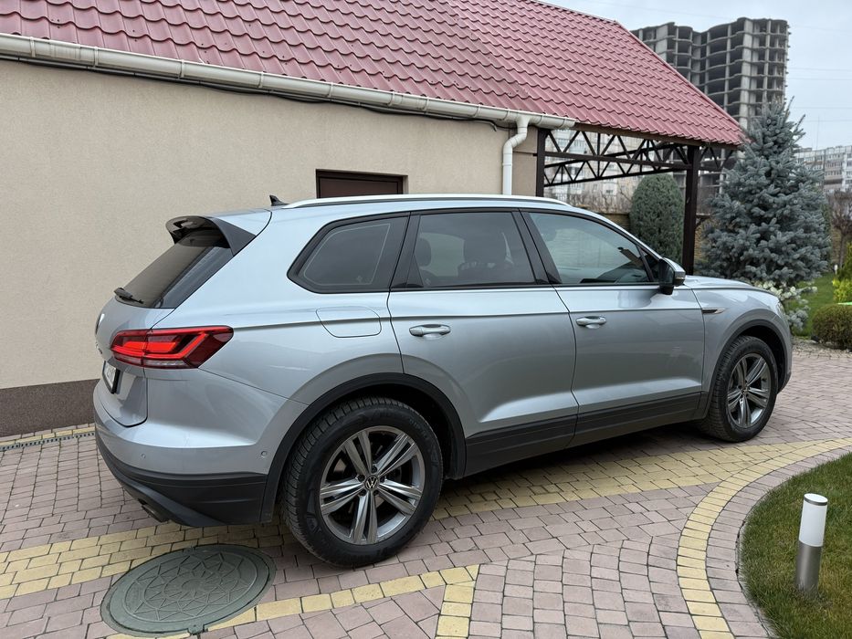 Продам Volkswagen Touareg III