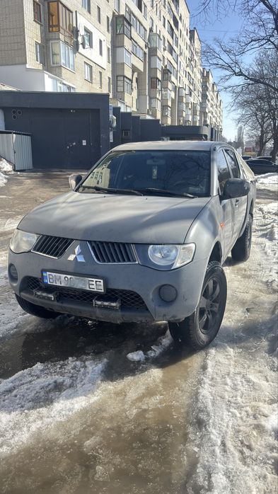 Mitsubishi L200 2010 рік