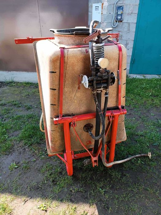 Оприскувач навісний на 300л