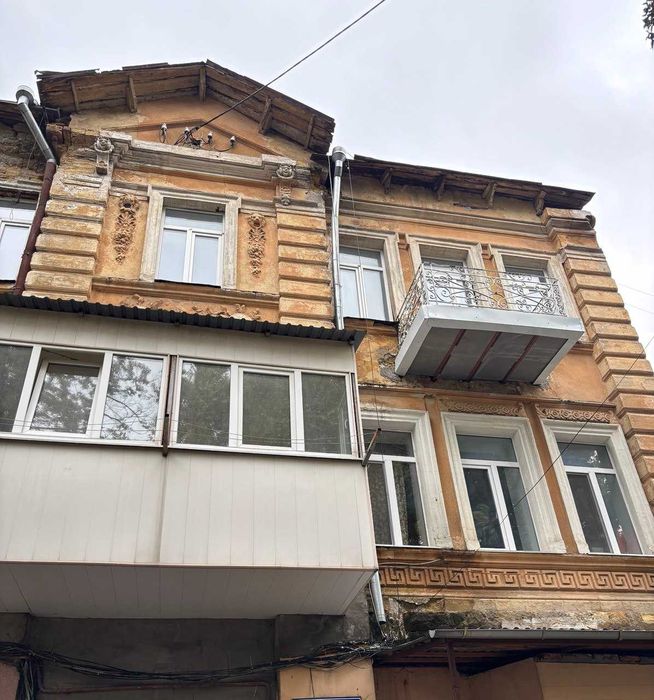 Продам квартиру з капітальним ремонтом на вул. Болгарській