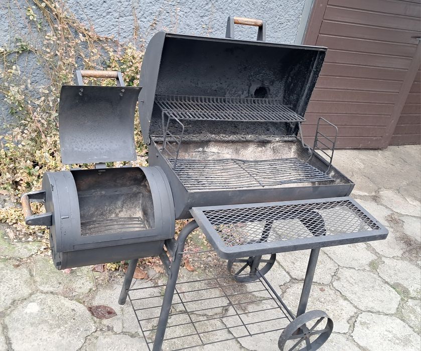 Grill z wędzarnią na święta.
