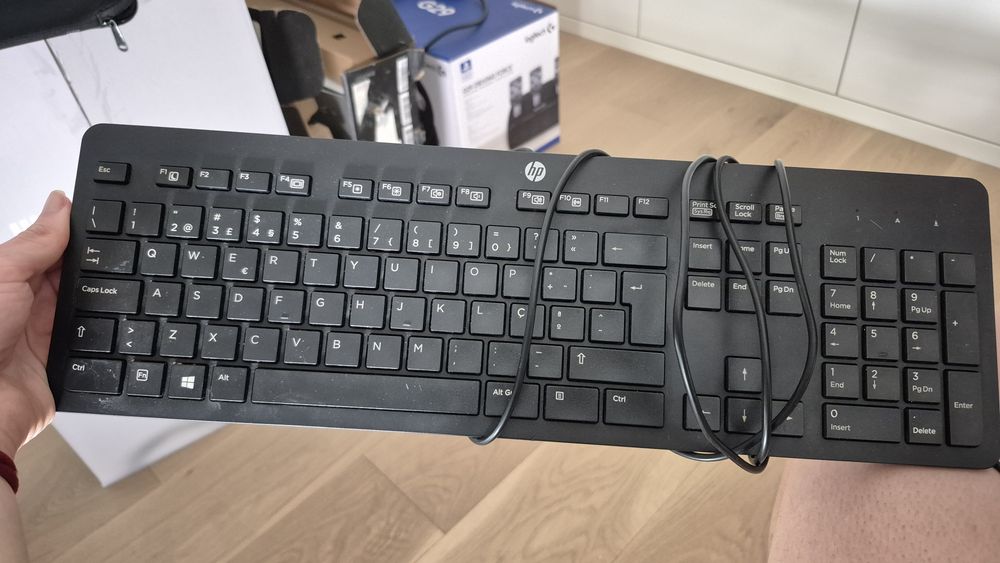 Monitor HP V24 Full HD