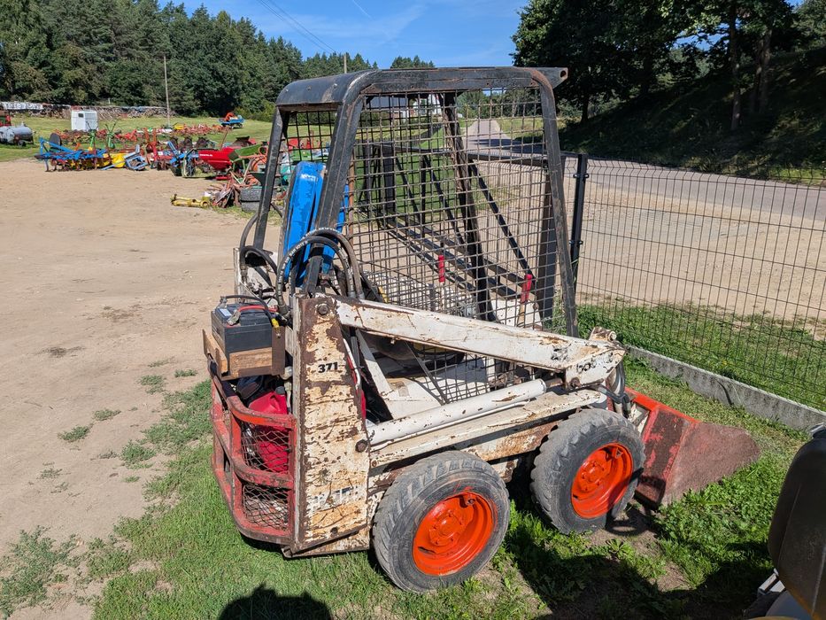 Miniładowarka Bobcat 371
