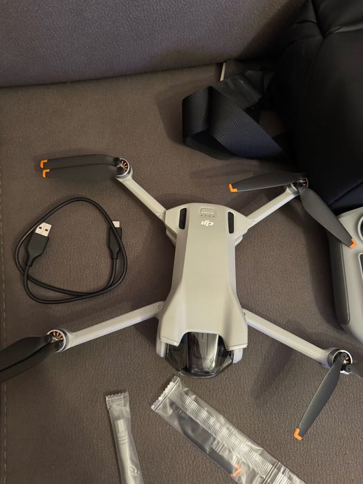DJI Mini 3 com RC + muitos Extras
