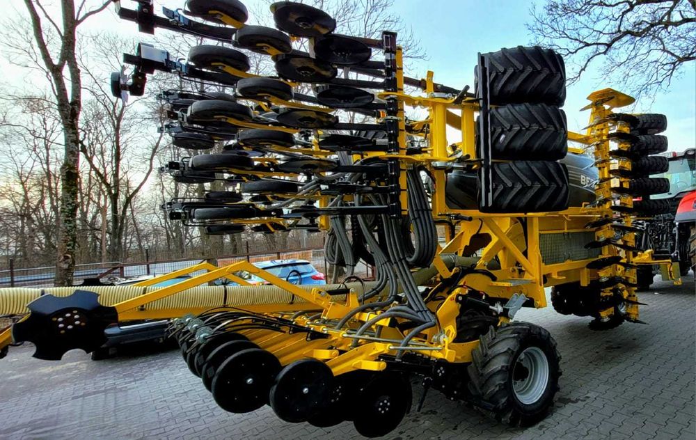 Uniwersalny siewnik  BEDNAR Omega OO 6000L