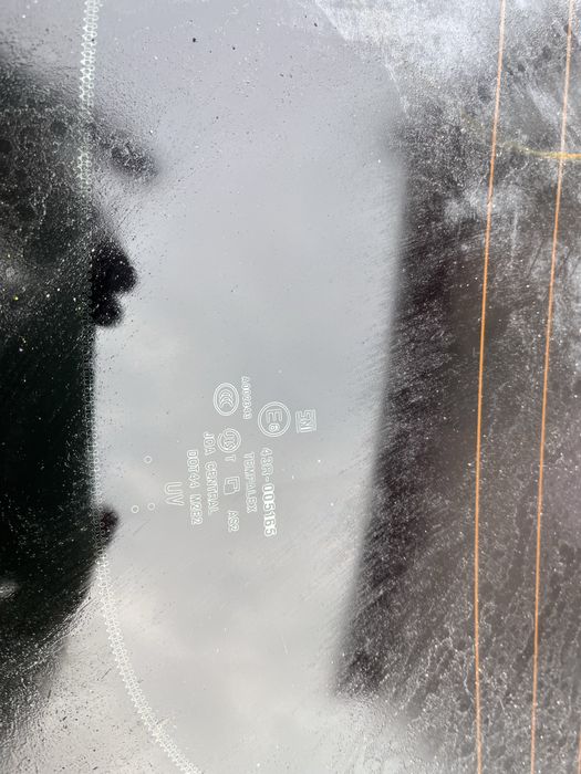 Заднее стекло infiniti q50  2019г