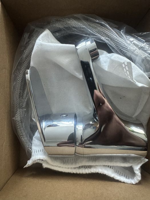 Chromowana bateria umywalkowa jednouchwytowa