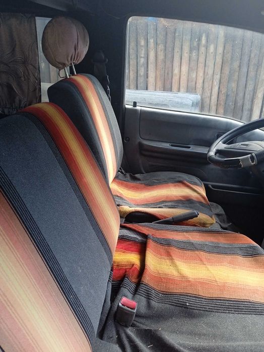 Бус Mazda E2200 пасажир 1997 рік