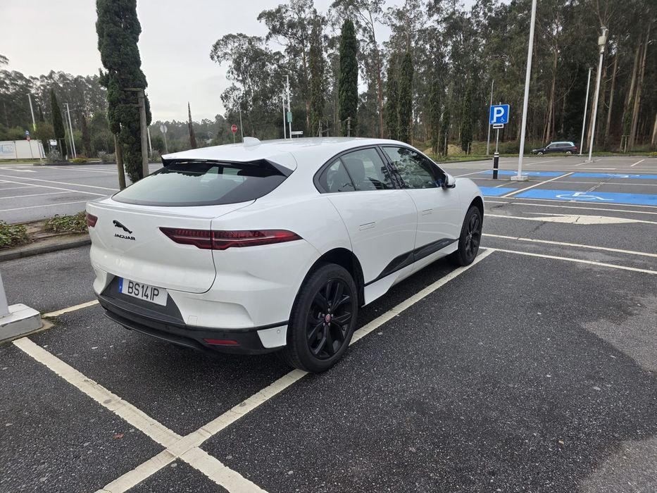 Jaguar I pace  400