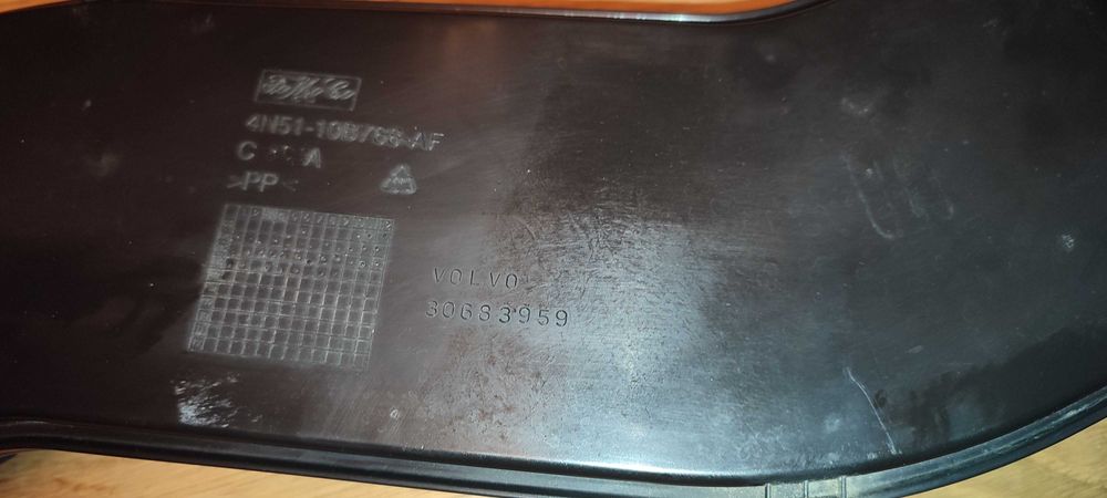 воздухозаборник патрубок повітряного фільтра 4N51-10B768-AF VOLVO V50