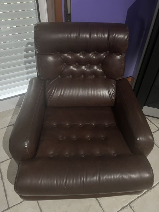 Cadeirão poltrona sofa vintage pele castanho escuro