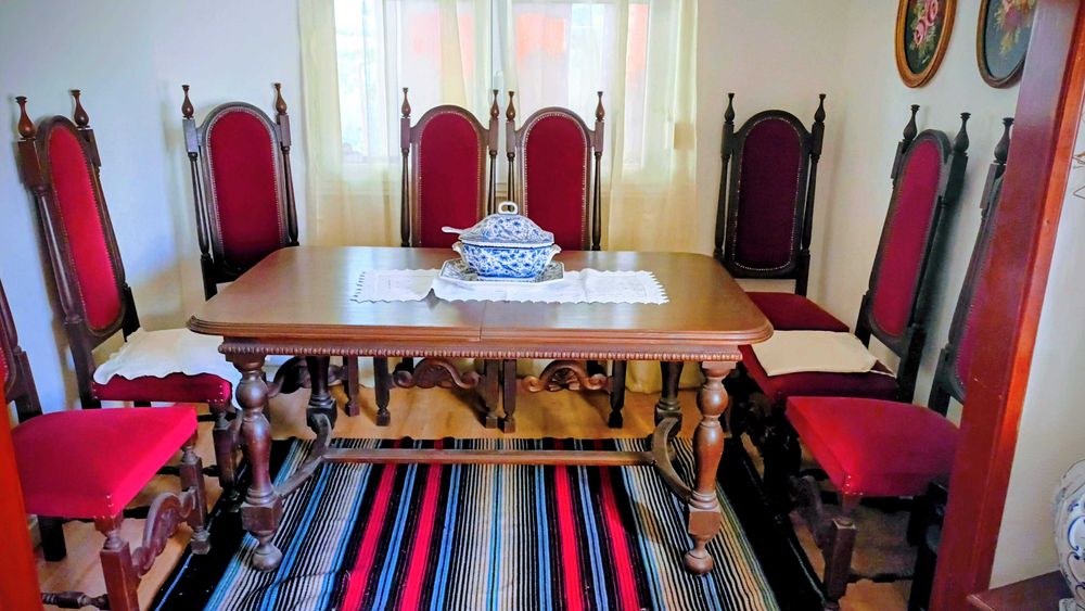 movel de sala e mesa +8 cadeiras tudo em muito estado