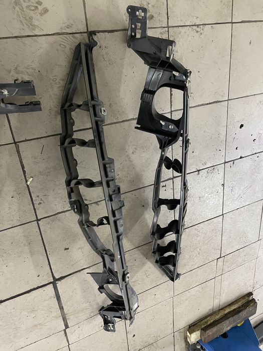 Бмв е70 е71 кріплення крила